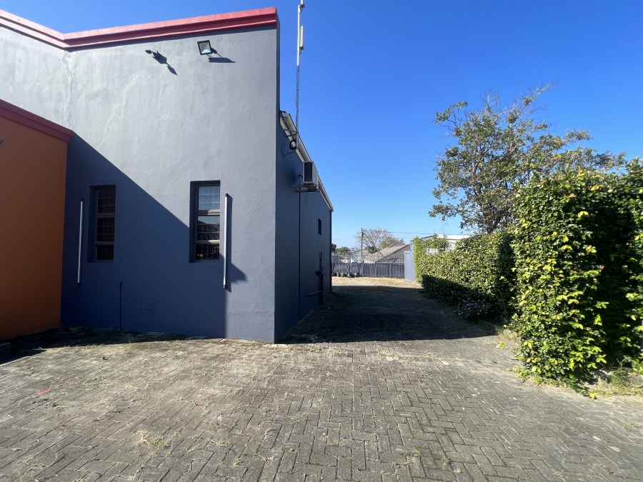 Commercial Property for Sale in Vincent Eastern Cape